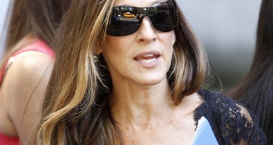 Sarah Jessica Parker temetésen is ultra sikkes