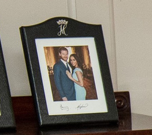 Csodaszép: Sosem látott fotó került nyilvánosságra Meghan és Harry eljegyzéséről