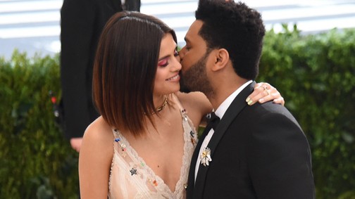Cukiság! Selena Gomez és The Weeknd egyencipőben turbékolnak