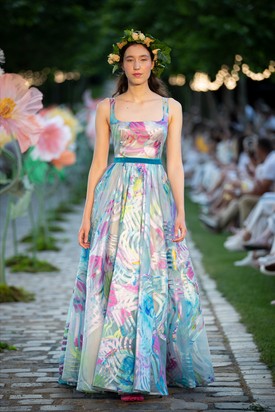 Fogd hátra hajdísszel, így nem zavarja az arcod!