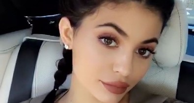 Hogy mennyi??? Kylie Jenner luxuskocsijára egy élet alatt sem gyűlne össze a pénzed
