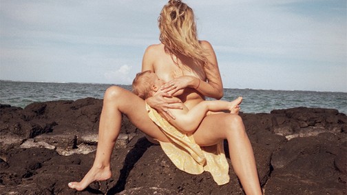 Sajnálom, szültem, eltűntem, de most visszatértem! - Exkluzív fotósorozattal demonstrálja az anyává válás rögös útját Gáldi Vinkó Andrea