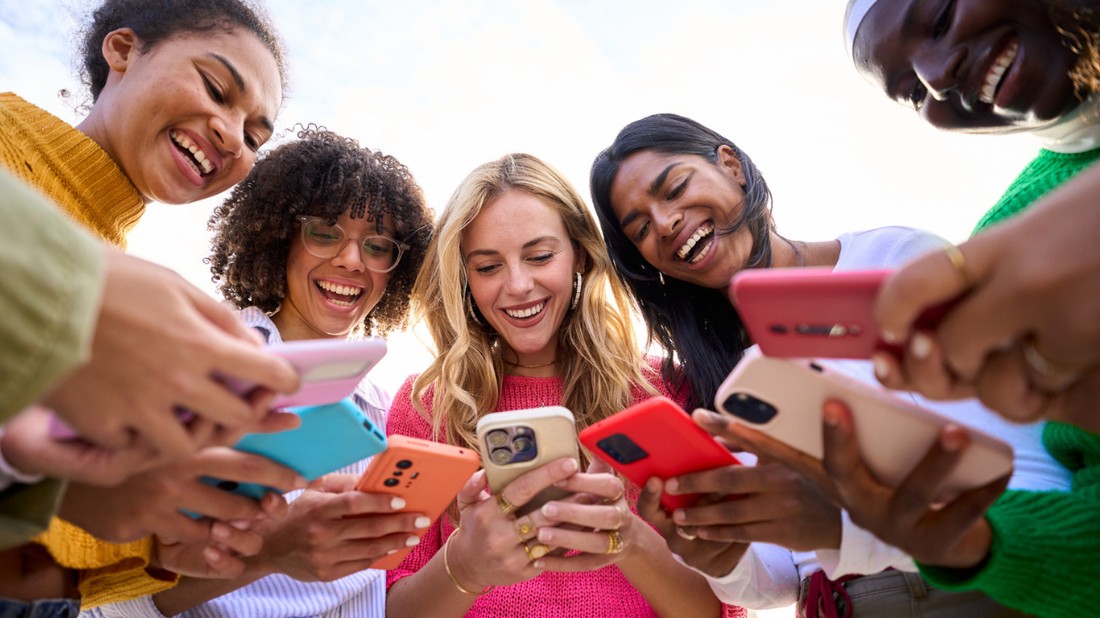 Tedd a szívedre a kezed: mennyi időt töltesz naponta mások profiljának a nézegetésével?