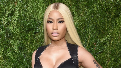 Nicki Minaj orális szexet imitál saját magával - ennél durvább címlap 2017-ben nem lesz