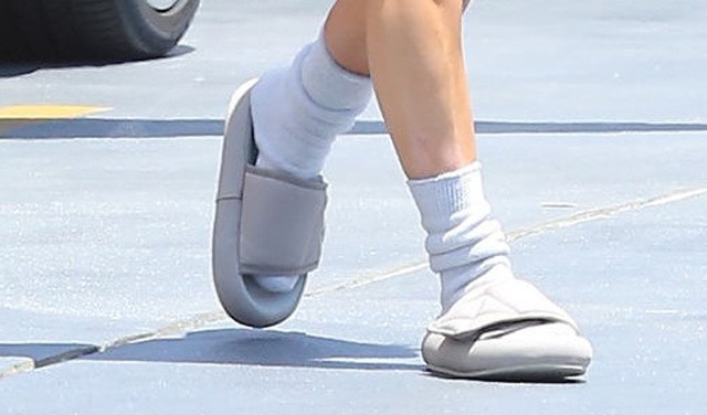 Kim Kardashian papucsa