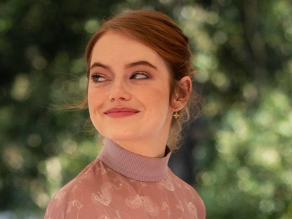 Emma Stone tökéletes velencei belépője lenyűgöző