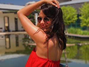 Lola ma a nyár legtrendibb színét viseli