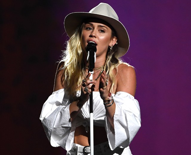 Miley Cyrus fellépése Billboard gálán
