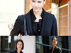 Modell az utcán: Blézert blézerre