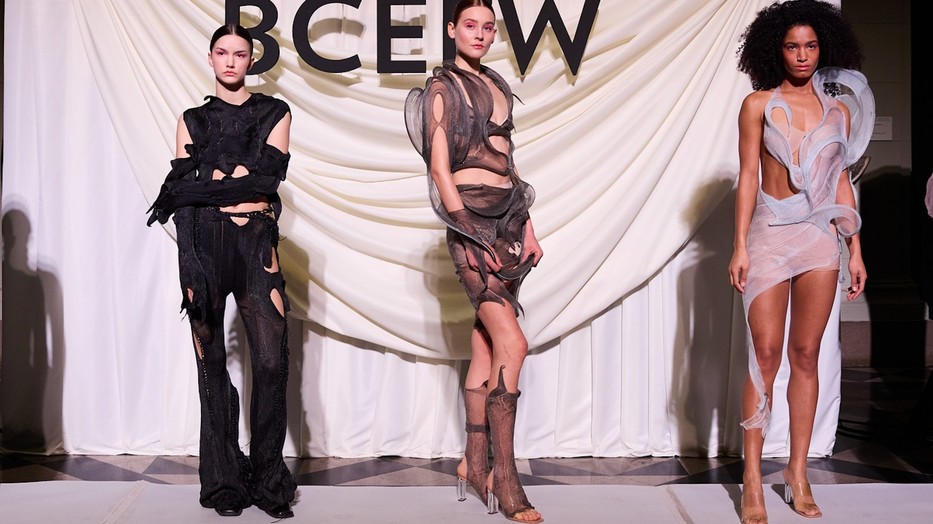 Az áttetsző, merész meztelenruhák sem hiányoztak a Budapesti Divathétről