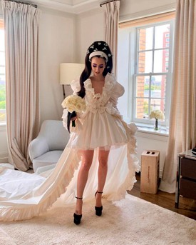 10 szett, amiben Lily Collins született stíluskirálynő