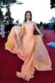 Palvin Barbara néhány év kihagyás után ismét részt vett a cannes-i filmfesztivál amfAR gáláján. Nem lehetett nem észrevenni, ahogy 2024-ben egy meseszép, Vivienne Westwood által tervezett sellőruhában vonult be.