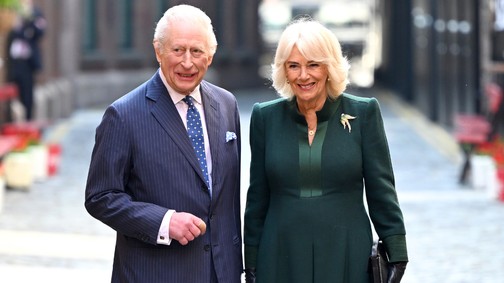 Károly király és Kamilla királyné összeöltöztek, nem is akárhol lopták el a show-t