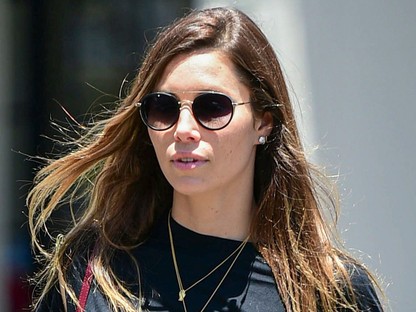 Jessica Biel a szezon legtrendibb darabjában ment az utcára