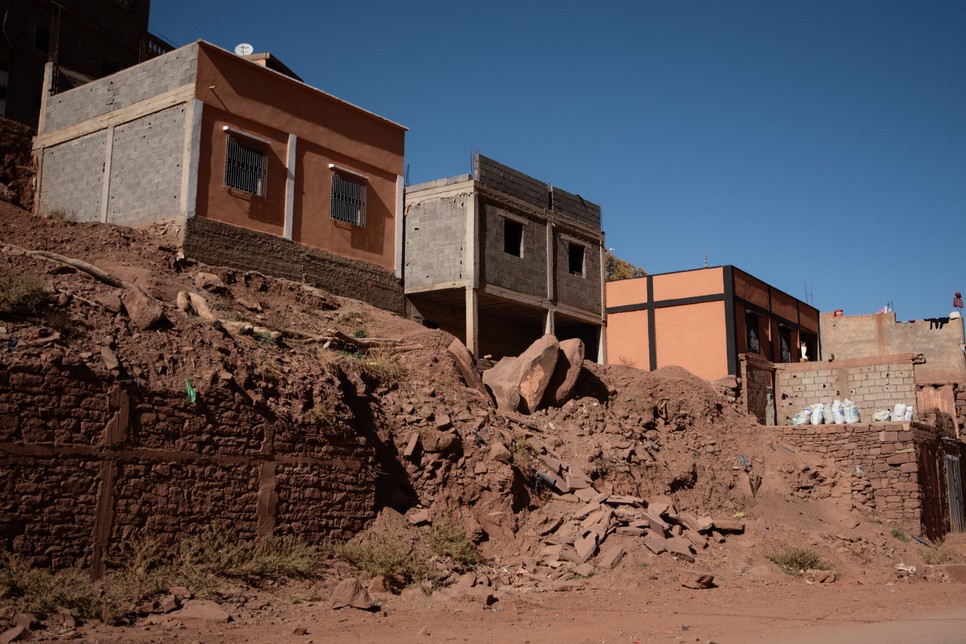 2023-ban az Al Haouz földrengés súlyos pusztítást végzett a térségben, a falu nagy része romba dőlt. Az otthonokat a közösség összefogásával kezdték el újjáépíteni, az építkezések még ma is tartanak.