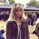 Suki Waterhouse is megérkezett a Burberry show-ra.