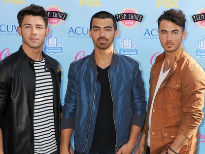Lehet visítani! A Jonas Brothers 6 év után visszatér