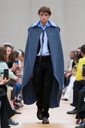 Jonathan Anderson a 2025-ös őszi/téli férfikollekcióval mutatkozott be a Diornál