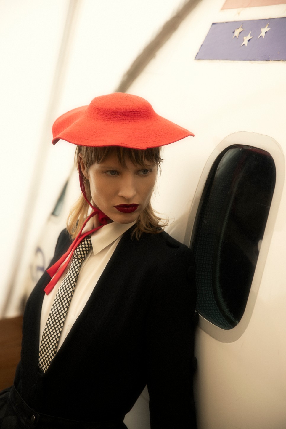 Blézer ALIET MOES | Ing COS | Kalap CARLIJN VEURINK