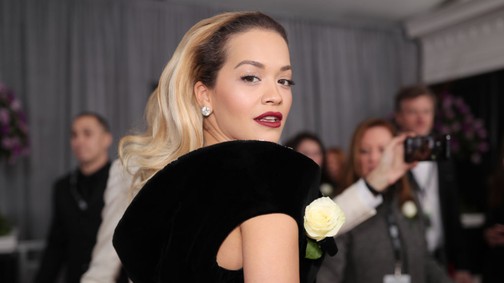 Rita Ora áttetsző ruhája az egyik legmeztelenebb darab, amit valaha láttunk