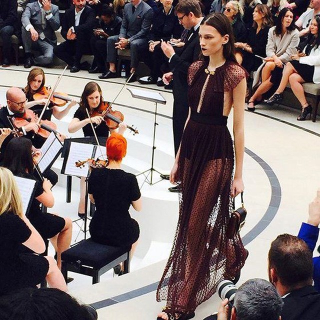 Egy korszak lezárult: A Burberry kreatív igazgatója nagyon stílusosan búcsúzik