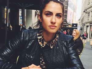 Ezt a nőt szilikonmellei miatt nem engedték, hogy rendőr legyen!