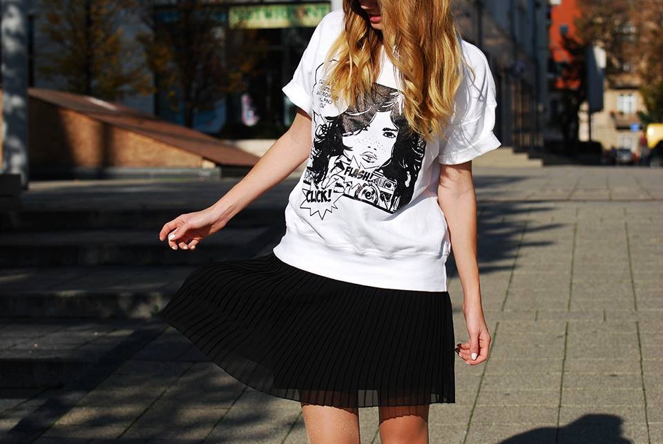 Szoknyás, laza összeállítás a bloggertől mára