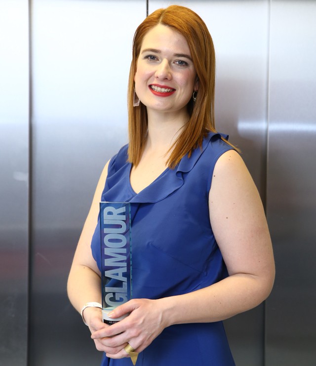 Miklós Melinda a Nyitottak vagyunk ügyvezetője a GLAMOUR Women of the Year Az év hősnője díjával