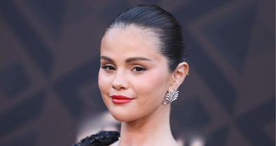 Selena Gomez aprócska bikiniben pózolt a kamerának, csak úgy sugárzik belőle a magabiztosság