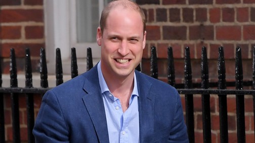 Vilmos dagad a büszkeségtől, György és Sarolta pedig ennivalóan édesek