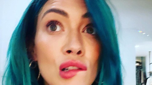 Karantén-hajfestés az új őrület: ezek a sztárok váltottak extrém hajszínre