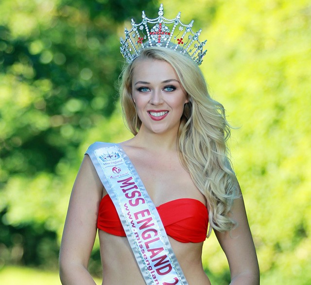 Anglia szépségkirálynőjén van hús! Végre!