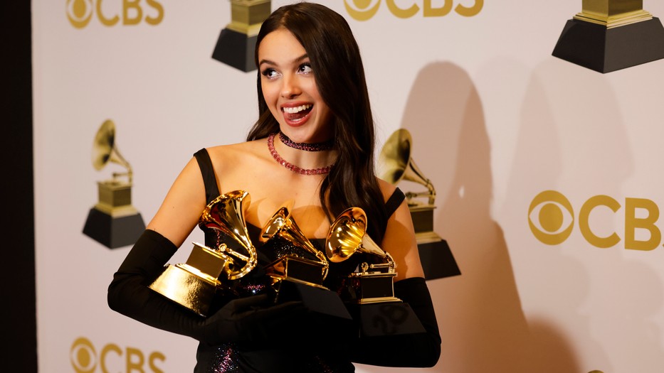 Olivia Rodrigo a pop legújabb csillaga, 3 Grammy-t is bezsebelt 