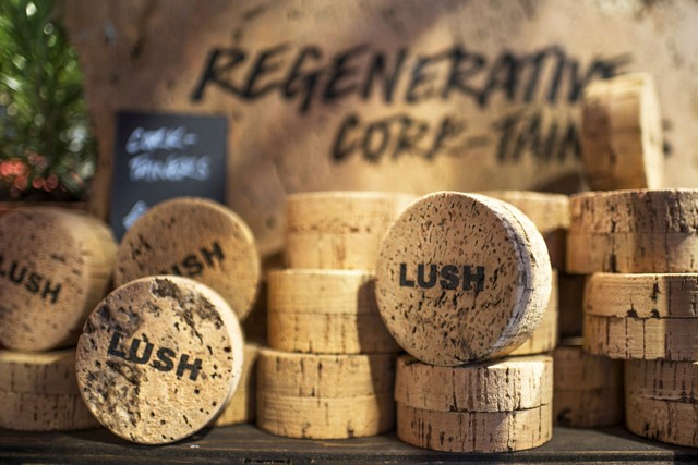 A Lush vitorlás hajóval csökkenti szén-dioxid-kibocsátását