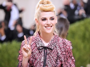 Kristen Stewart egyik legszebb Met gálás szettje volt az idei