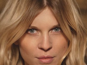 A szexi szőkeség visszatér a Chloé új illatának arcaként