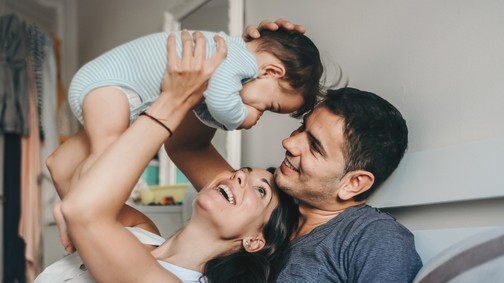 A szülővé válás nemcsak öröm, hanem kemény próbatétel, ami a legszorosabb kapcsolatokat is próbára teszi