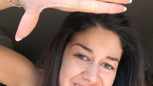 Singh Viki otthon edz