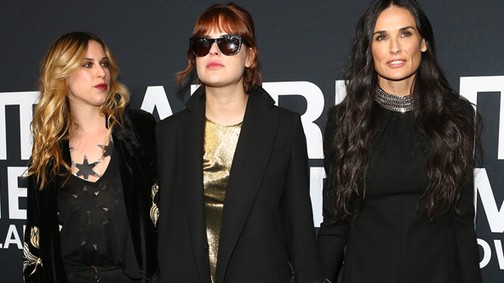 Család, ahol anyu dögösebb, mint a lányai: Demi Moore és gyerekei