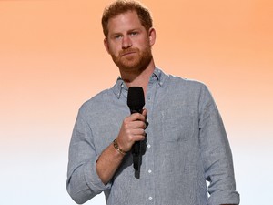 A palota hadjáratot indított Harry herceg ellen, és észre sem vettük