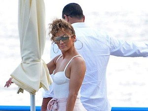 Á, csak újabb ultraszexi fürdőruhás fotók Jennifer Lopezről