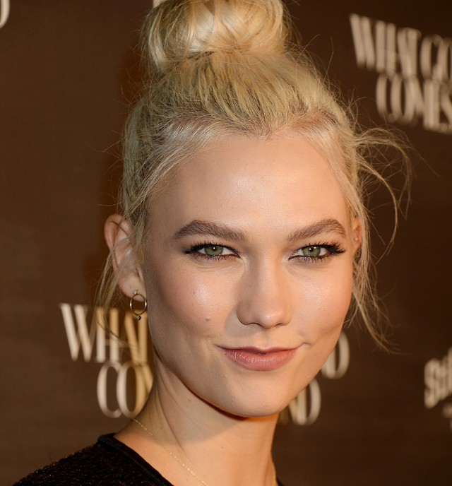 Karlie Kloss Marylin Monroe bőrébe bújt és úgy is kacérkodott!