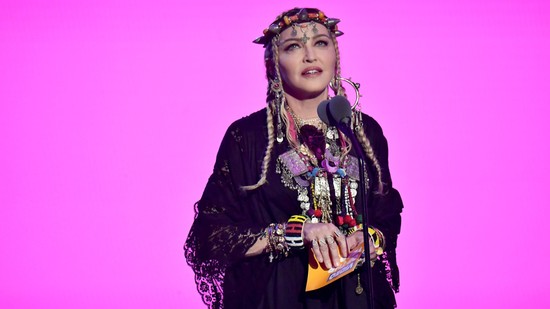 Ilyen szívdöglesztő férfi lett Madonna fiából