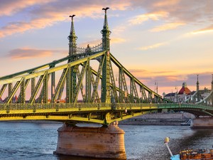 Irodalmi séták indulnak Budapest titkos történetei nyomában