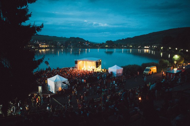 Szuper izgalmas fellépőkkel, új helyszínekkel startol idén a Bánkitó fesztivál