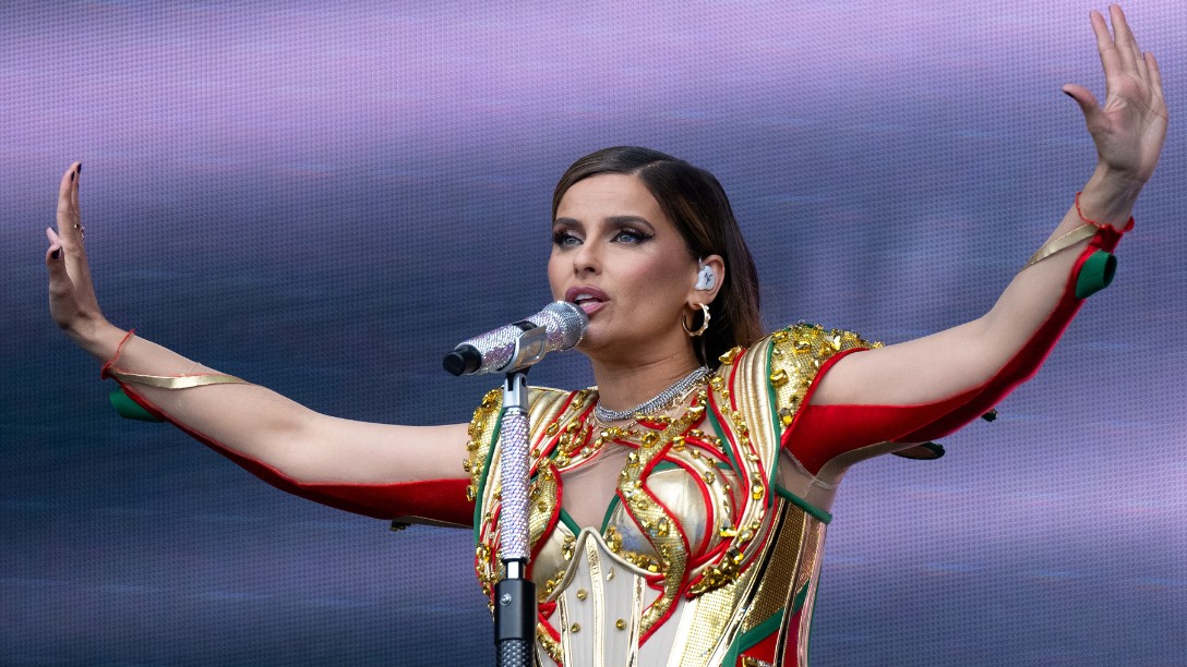 Nelly Furtado három nyelven és legalább tíz zenei stílusban alkotott már, most pedig végre élőben is láthatjuk a Szigeten