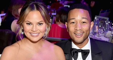 Álomszép kismama Chrissy Teigen a vörös szőnyegen