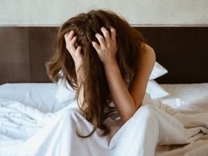 Idegesítő fejfájással ébredsz? Ez a magyarázat