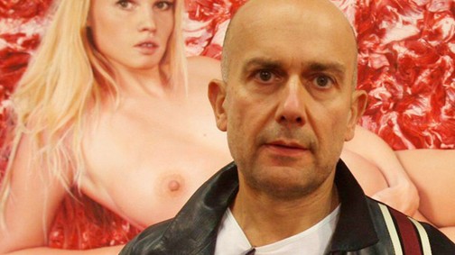 Aktfestmény a húságyon fekvő várandós topmodellről - Lara Stone inspirálta a művészt