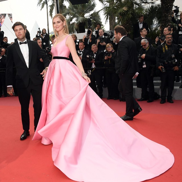 Két hónappal a szülés után Chiara Ferragni sztárblogger lélegzetelállító ruhában tért vissza a vörös szőnyegre